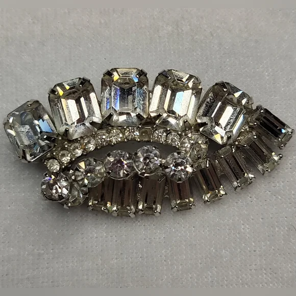 Vintage Glam Rhinestone Brooch / Pendant - Picture 1 of 3